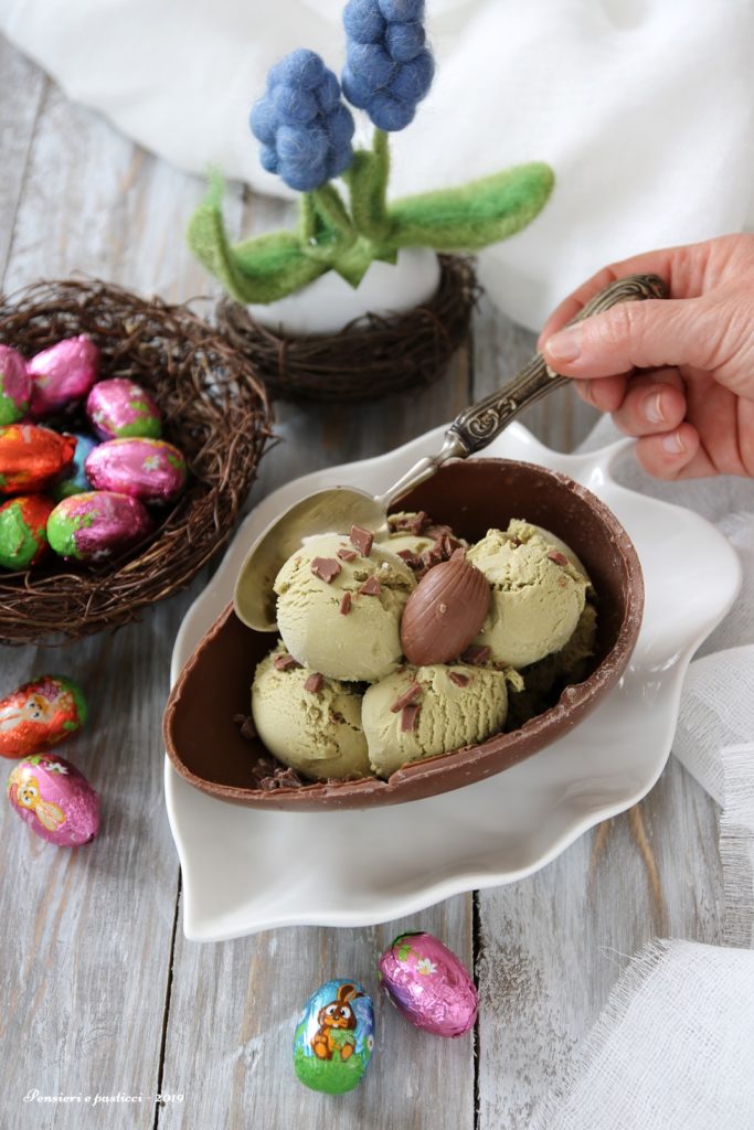 gelato al pistacchio di Bronte nell'Uovo di Pasqua