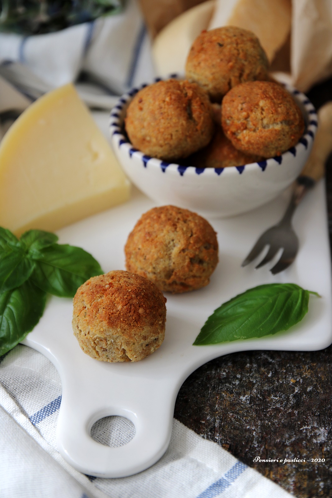 polpettine di caciocavallo e basilico