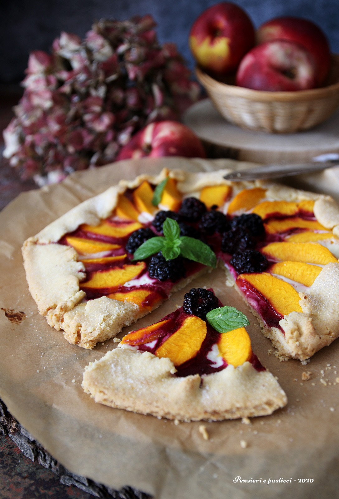 galette alle more e pesche di Nigella