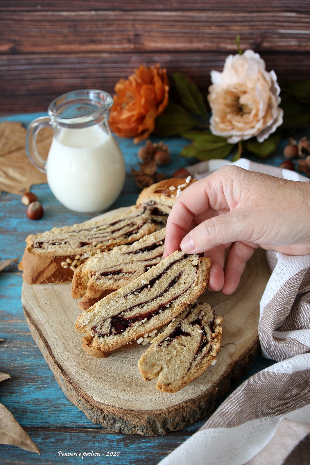 biscotti arrotolati abruzzesi con confettura