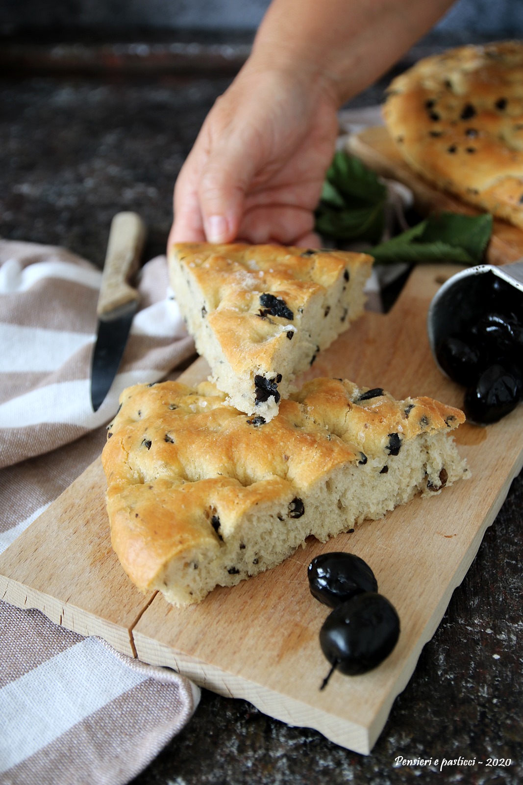 focaccia ligure con polpa di olive