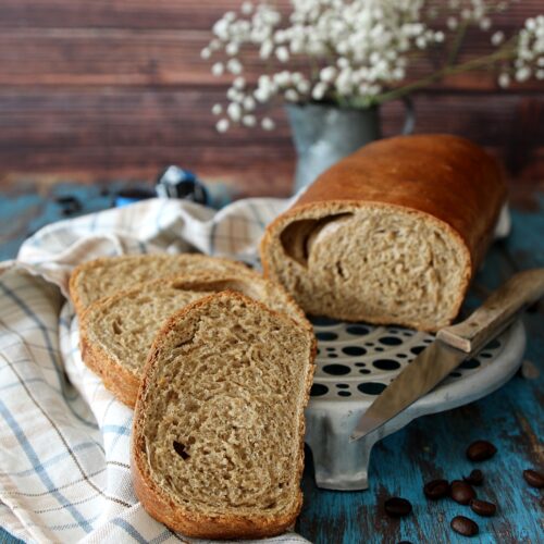 pane in cassetta soffice al caffè