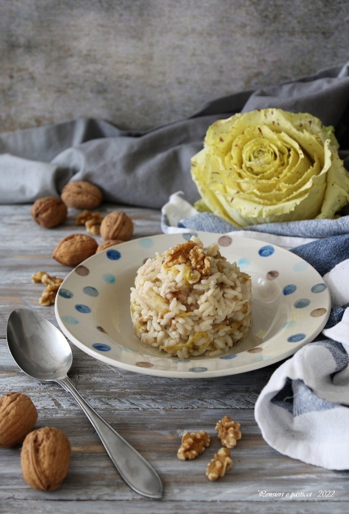 risotto al radicchio variegato con noci e provola