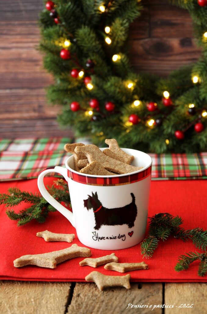 Biscotti per cani al Parmigiano fatti in casa