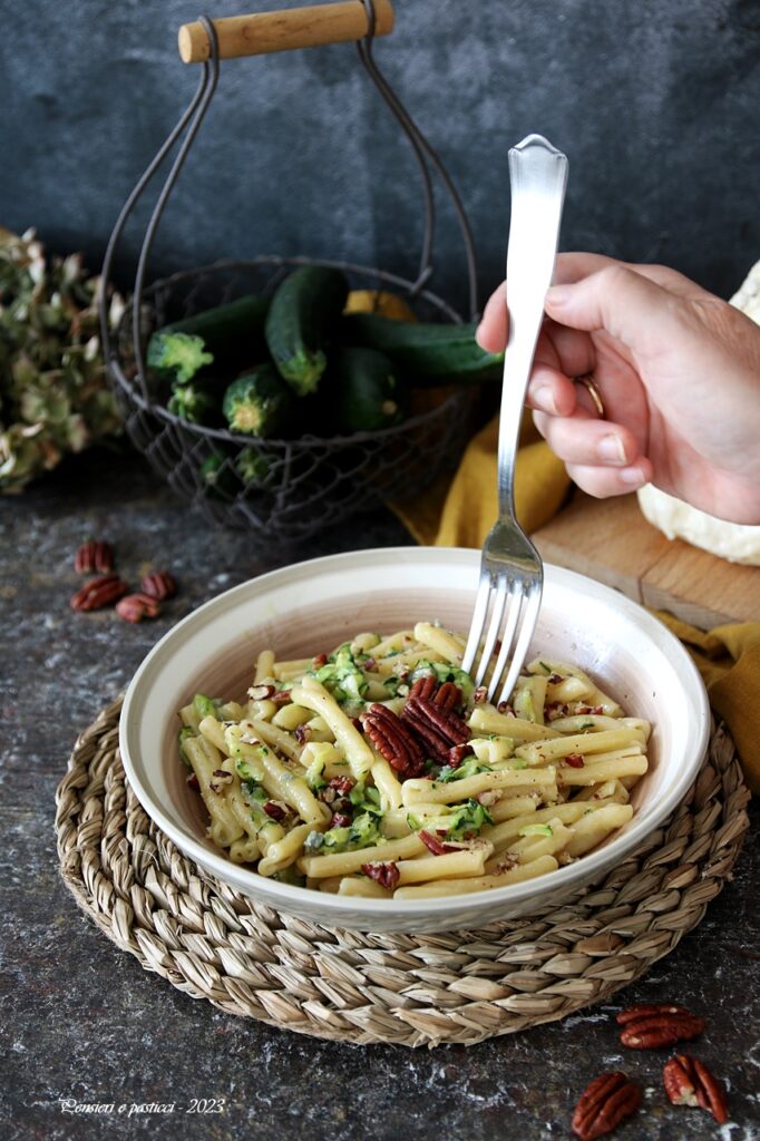 Caserecce alle zucchine con gorgonzola e noci pecan